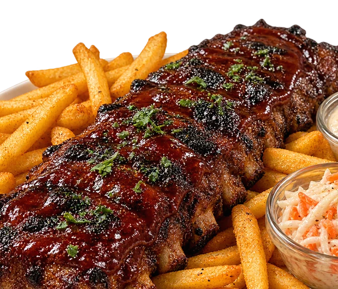 BBQ Spareribs mit rauchiger Glasur, dazu Fries und Coleslaw